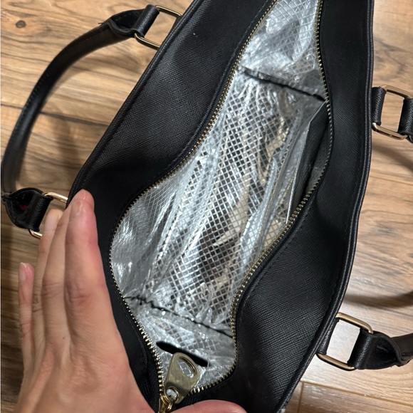 Blush Hide and Chic Wine Storage Black Tote Bag - Picture 2 of 4